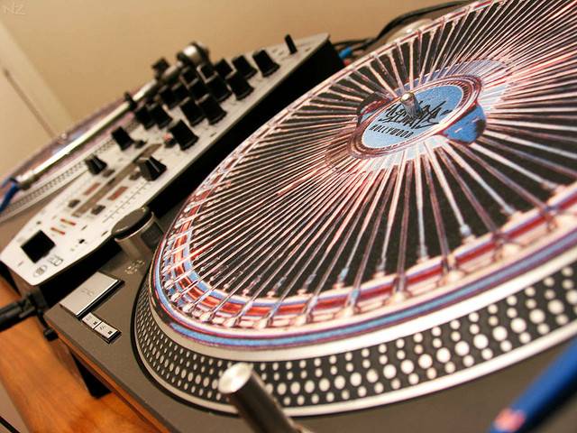DJ Turntable